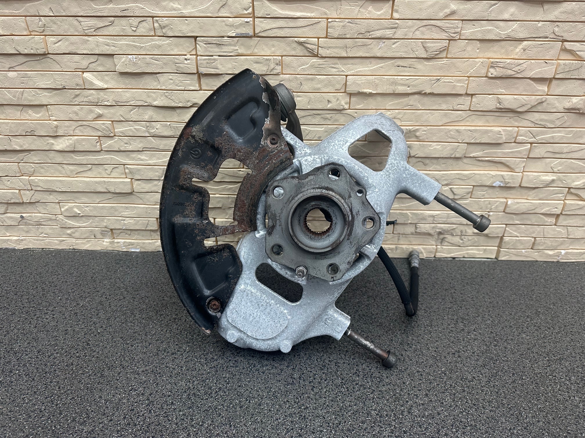 Ferrari 812 Complete LH Front Hub Carrier 328039 / 327363