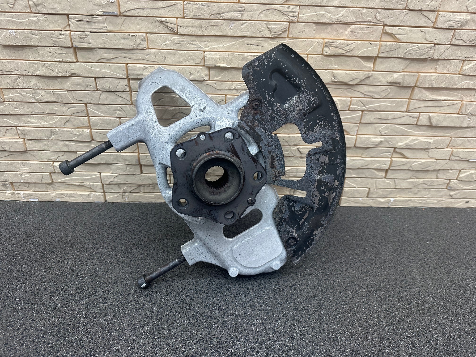 Ferrari 812 Complete RH Front Hub Carrier 328040 / 327364